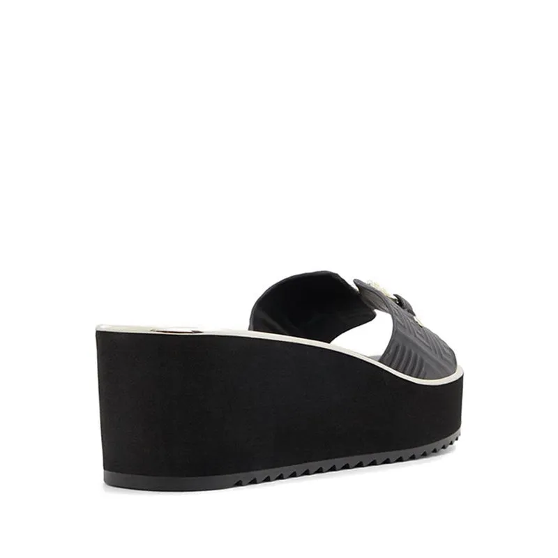 Beriana Beach Sandals - Black