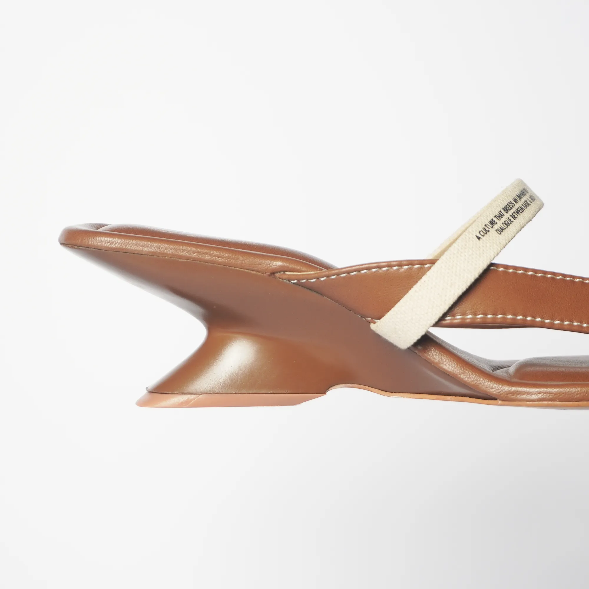 Bold & Basic - Neo Tan Wedge